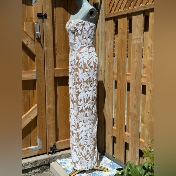 🆕 BRONX & BANCO 🧿 NWOT Dahlia Gown, White Sequin Floral Gown - Sz M US 6 - Picture 5 of 14
